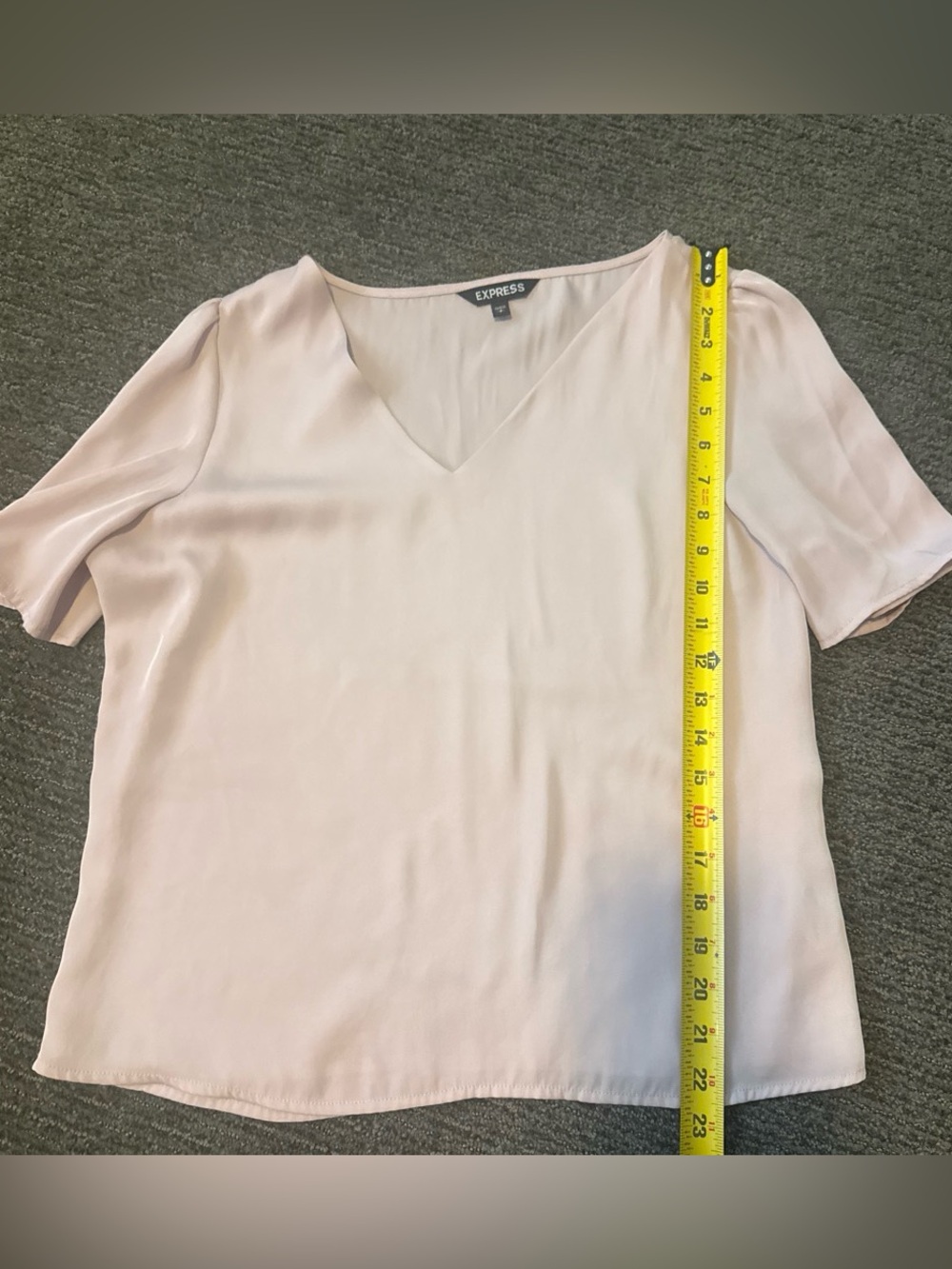 Express Women's V-Neck Short Sleeve Top in Blush Pink